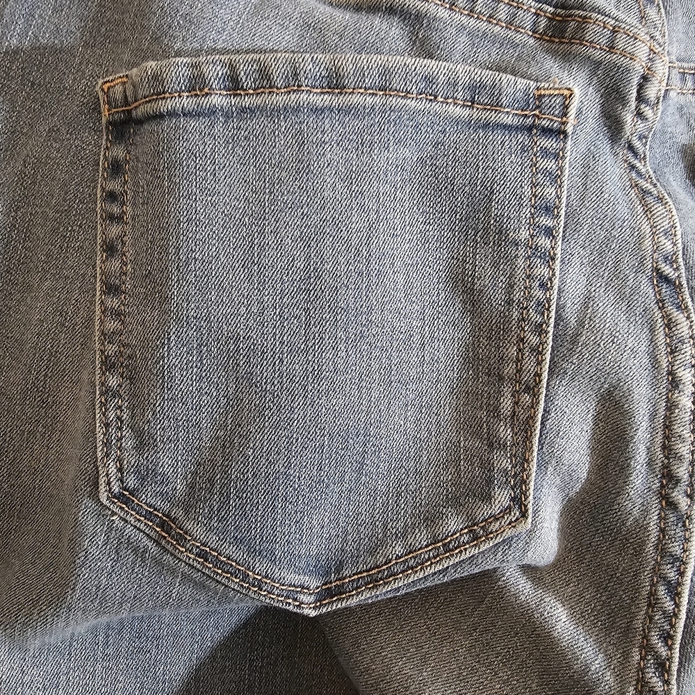 FRAYED JEANS High Rise Straight Jeans - Picture 7 of 7